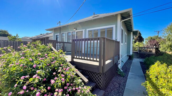 property at 1707 Santa Rosa St