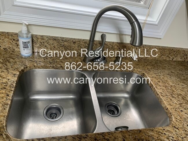 125 Bay Ct Dr in Stockbridge, GA - Building Photo - Building Photo