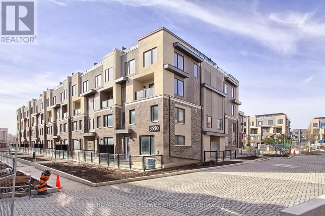 3550-3550 Colonial Dr in Mississauga, ON - Building Photo - Building Photo