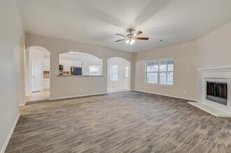 6410 Peach Tree Ct in Midlothian, TX - Building Photo - Building Photo