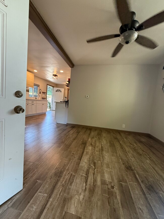 2661 Newell St in Los Angeles, CA - Building Photo - Building Photo