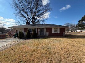 1110 Jennings Station Rd in St. Louis, MO - Building Photo