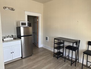 97 E 1st St in Coquille, OR - Building Photo - Building Photo