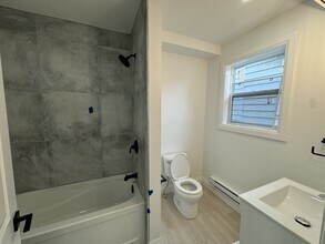 833 Albert Rd in Windsor, ON - Building Photo - Building Photo