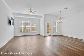 9105 Southlawn Dr in Baton Rouge, LA - Building Photo - Building Photo