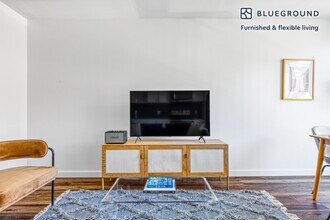 12258 NE 12th Ln in Bellevue, WA - Building Photo - Building Photo