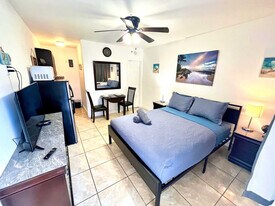 338 Van Buren St, Unit SI FL1-ID1520237P in Hollywood, FL - Building Photo