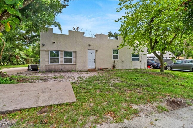 property at 4180 Sabal Ln