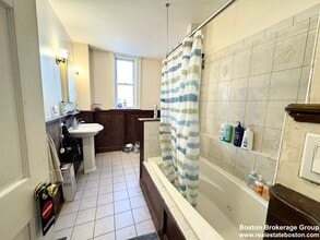 37 Hillside St, Unit #1 in Boston, MA - Building Photo - Building Photo