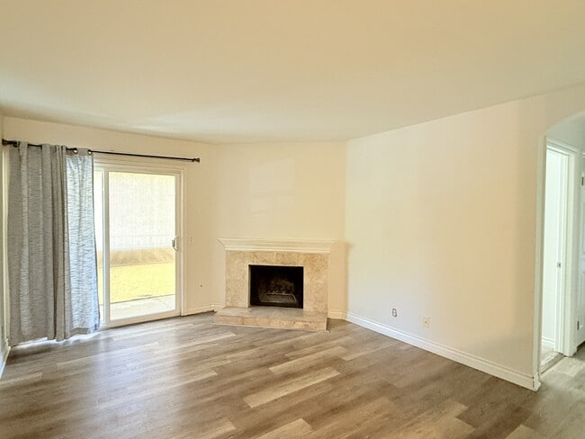 9959 Erma Rd in San Diego, CA - Building Photo - Building Photo