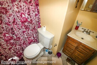 823 N 8th St in Manhattan, KS - Building Photo - Building Photo