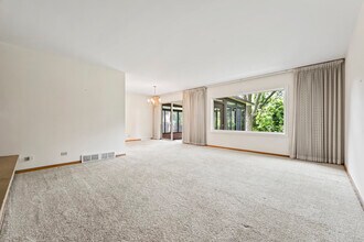 407 E Berkshire Ln in Mount Prospect, IL - Building Photo - Building Photo