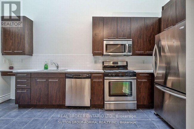 539 Jarvis St in Toronto, ON - Building Photo - Building Photo