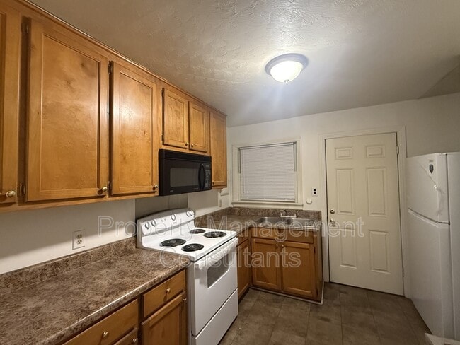 property at 1002 N Royal Ave