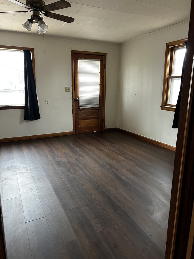 413 W 5th St in Pine Bluffs, WY - Building Photo - Building Photo