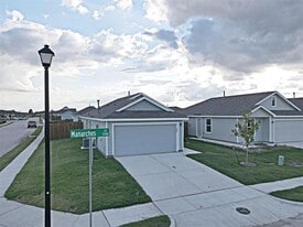 5701 Manarchos Ln in Heartland, TX - Building Photo