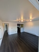 3420 15th Ave W, Unit 108 in Seattle, WA - Foto de edificio - Building Photo