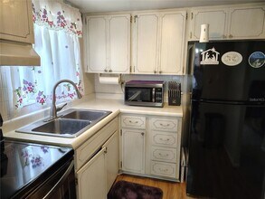 1818 Restful Dr, Unit M23 in Bradenton, FL - Building Photo - Building Photo