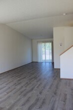 20071 SW Jann Pl in Beaverton, OR - Building Photo - Building Photo
