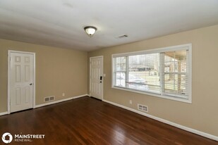 2754 Rovena Ct in Decatur, GA - Foto de edificio - Building Photo