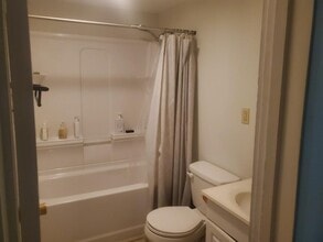 67 Lafountain St, Unit 67B in Winooski, VT - Building Photo - Building Photo