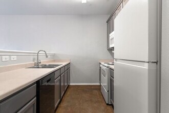 10714 Mathom Landing in Universal City, TX - Building Photo - Building Photo