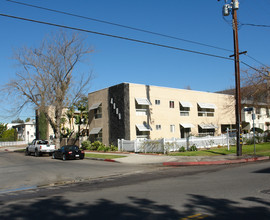 4808 Riverton Ave in North Hollywood, CA - Foto de edificio - Building Photo