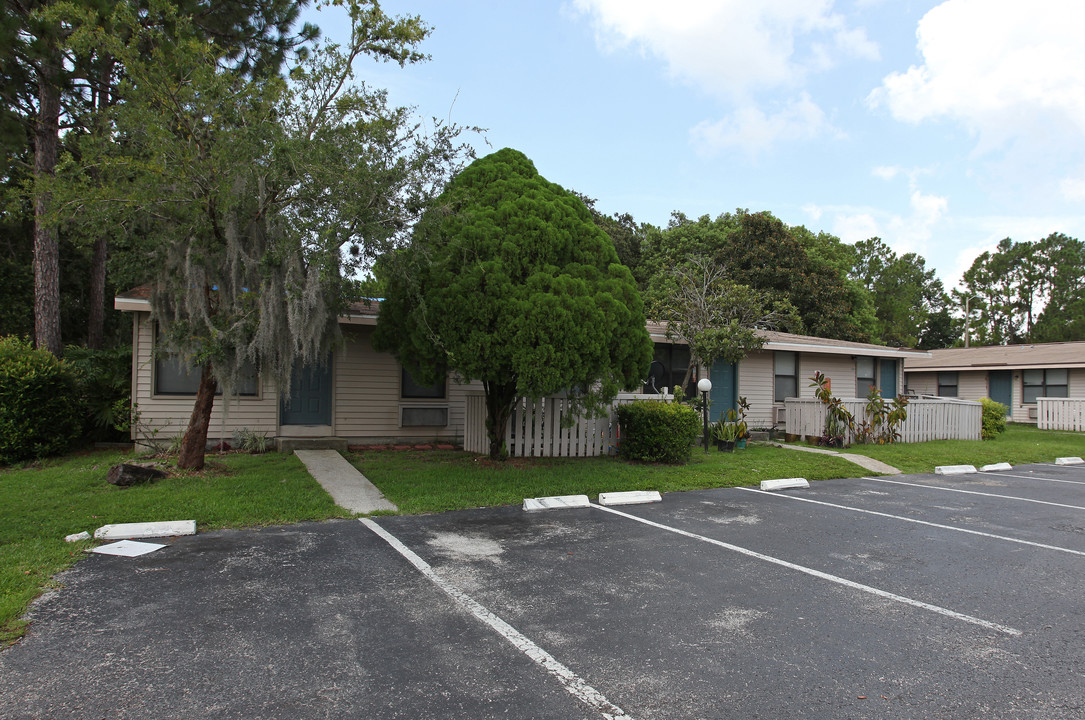 Candlewood Villas I in Tampa, FL - Building Photo