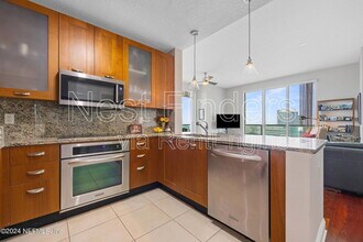 1431 Riverplace Blvd in Jacksonville, FL - Building Photo - Building Photo