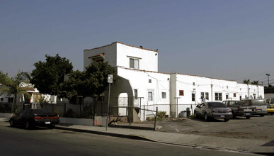 732 S Fetterly Ave in Los Angeles, CA - Building Photo - Building Photo