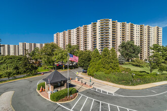 Watergate At Landmark in Alexandria, VA - Building Photo - Building Photo