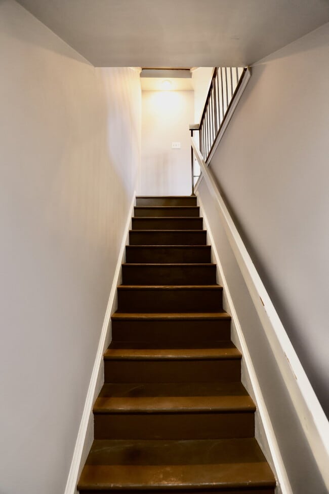 4393 Pembrook Village Dr in Alexandria, VA - Building Photo - Building Photo