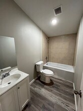 1706 Santa Fe S in Wichita, KS - Foto de edificio - Building Photo