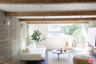 8870 Wonderland Ave in Los Angeles, CA - Building Photo - Building Photo