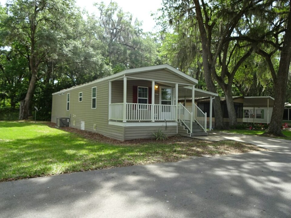 2377 NW 47th Cir in Ocala, FL - Foto de edificio