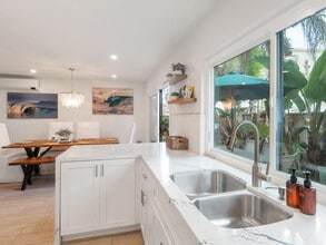 750 S Sierra Ave in Solana Beach, CA - Building Photo - Building Photo