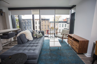 880 P in Washington, DC - Foto de edificio - Interior Photo