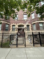 2548 W Washington Blvd in Chicago, IL - Building Photo