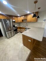 842 South St in Boston, MA - Building Photo