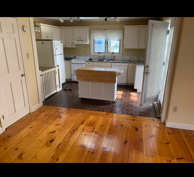 19 Washington St Rentals in Beverly, MA