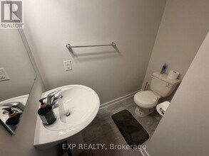 400 Jewelwing Private in Ottawa, ON - Building Photo - Building Photo