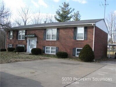 1908 Colonial Ln in Cape Girardeau, MO - Building Photo