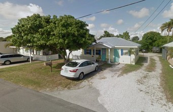 3 SFRs: 908, 912 & 918 SE Lincoln Ave in Stuart, FL - Building Photo - Building Photo