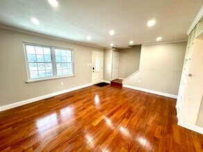 540 Valleywood Rd in Millersville, MD - Foto de edificio - Building Photo