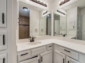 1120 Sandalwood Ln in Desoto, TX - Building Photo - Building Photo