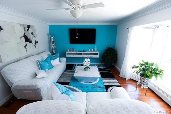 45 Bellows Terrace in Hampton Bays, NY - Building Photo - Building Photo