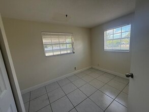 5698 Gramercy Dr in West Palm Beach, FL - Building Photo - Building Photo
