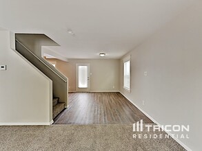 10864 Grace Dr in Ingalls, IN - Foto de edificio - Building Photo