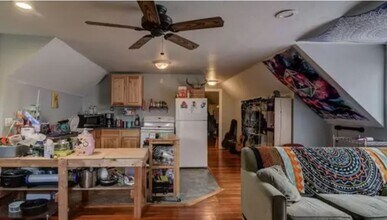 1404 S Lewis St in Stillwater, OK - Foto de edificio - Building Photo