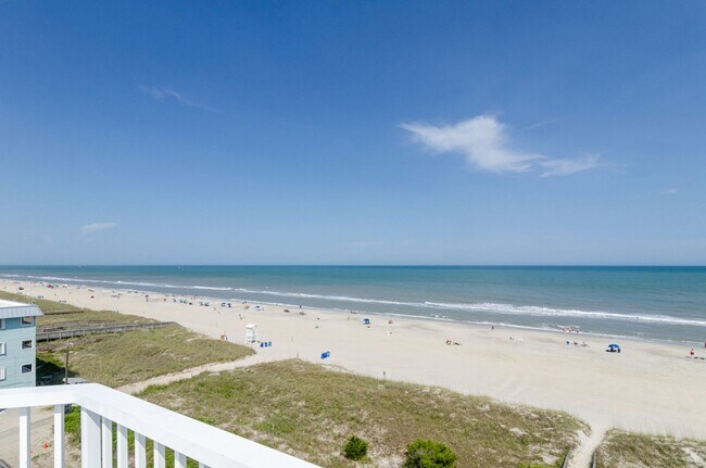 201 Carolina Beach Ave S in Carolina Beach, NC - Building Photo - Building Photo